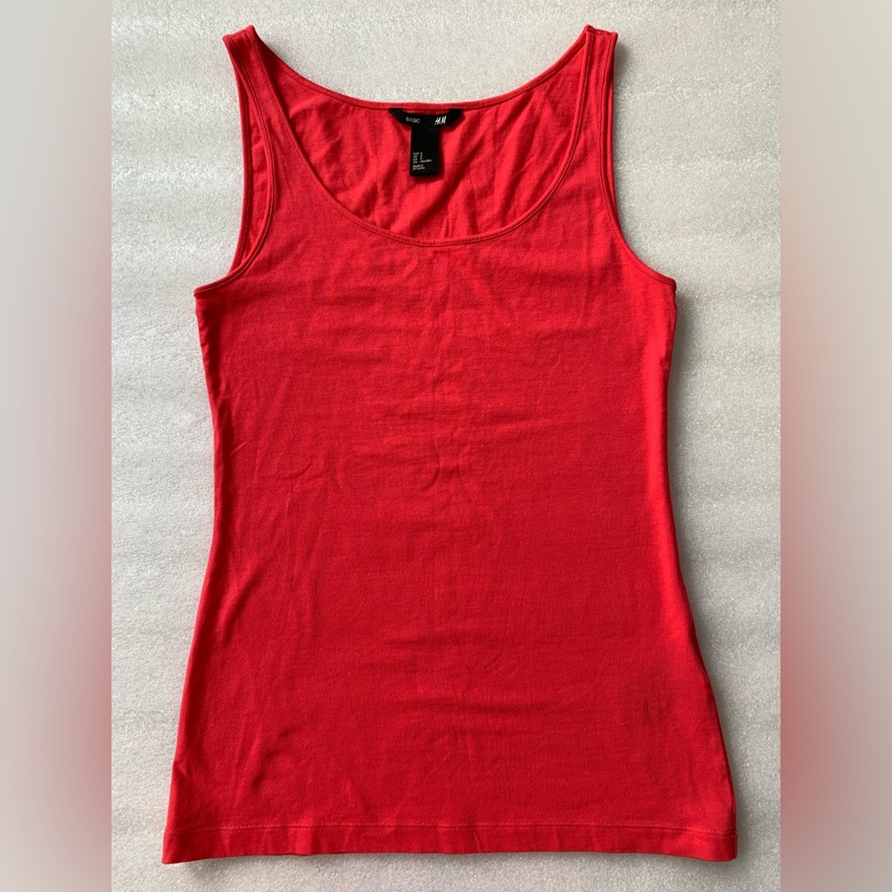 NEW no tag H&M Scarlett Red Women's Scoop Neck Tank. Size S